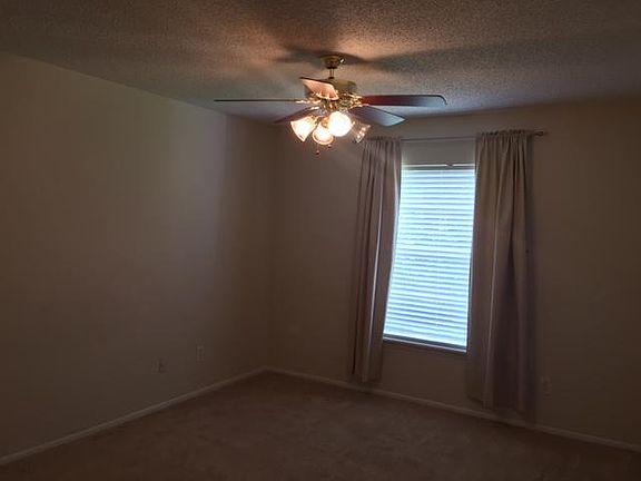 3rd image of 109 Reserve 217 Cir