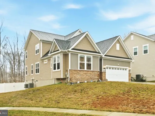11101 Applecross Ct, White Plains, MD 20695