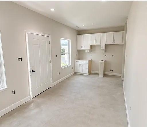 Building Photo - 2205 Fairfax Ave #1