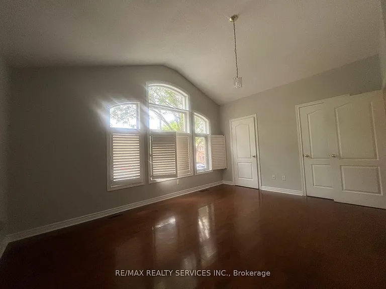 7 Ladywood Ct — Photo 13