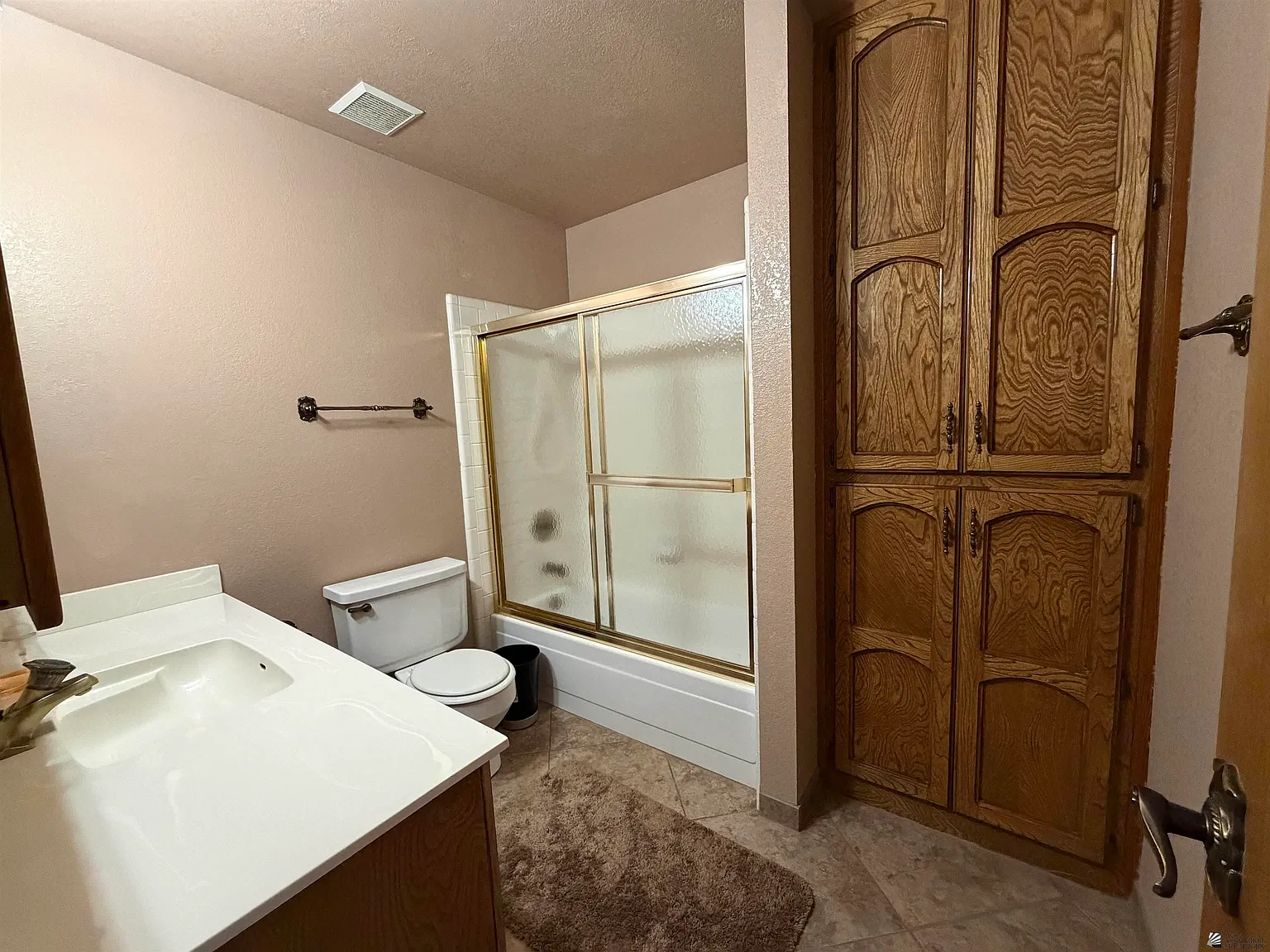 3 bed, 2.5 bath, 1800 sqft, $1,700 — Photo 4