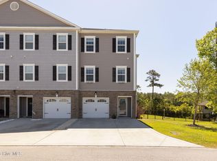 400 Garland Shores Dr, Hubert, NC 28539