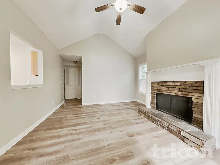 39 Lofty Pine Ln — Photo 3