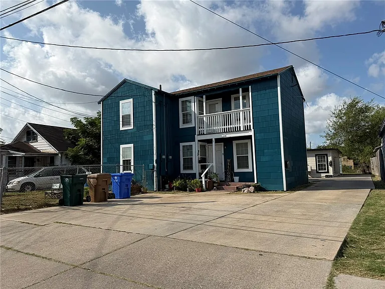 113 Blevins St — Photo 2