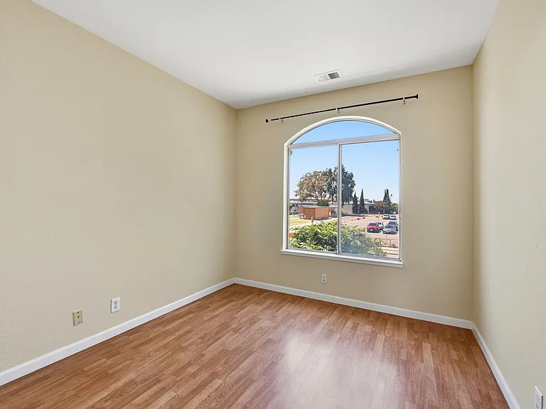 3808 Alder Ave — Photo 29