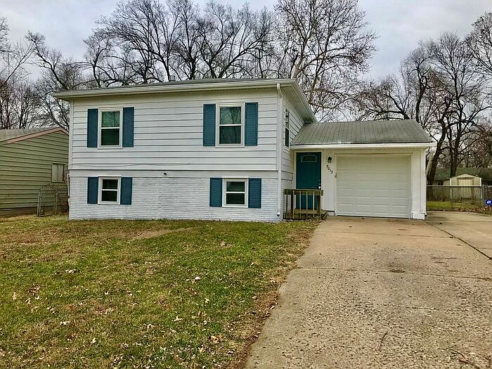 1st image of 9613 Wallace Ave