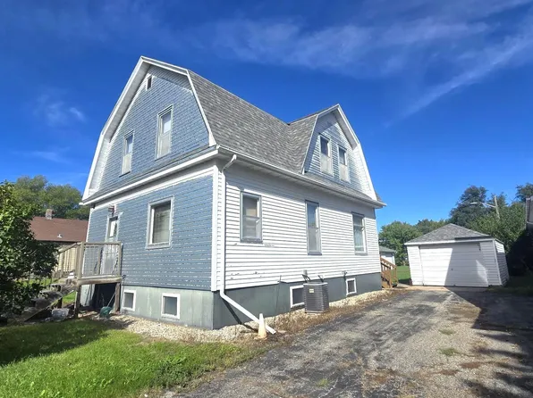 419 W 3rd St, Miller, SD 57362