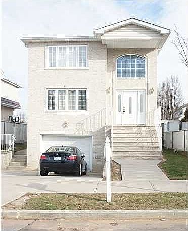 1st image of 119 Kenilworth Ave