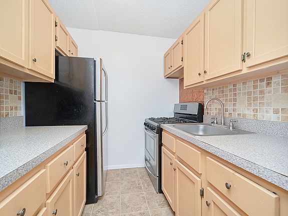 4th image of 45 W 118th St APT 2
