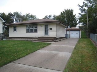 2414 E Tiffin Ave, Des Moines, IA 50317