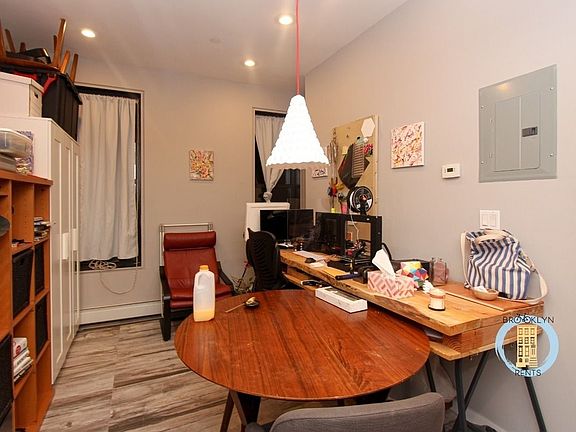 4th image of 1310 Pacific St #2R