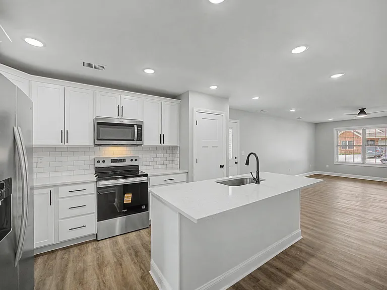 209 Harvest Park Dr — Photo 7