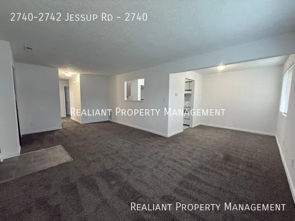 2740-2742 Jessup Rd, Cincinnati, OH