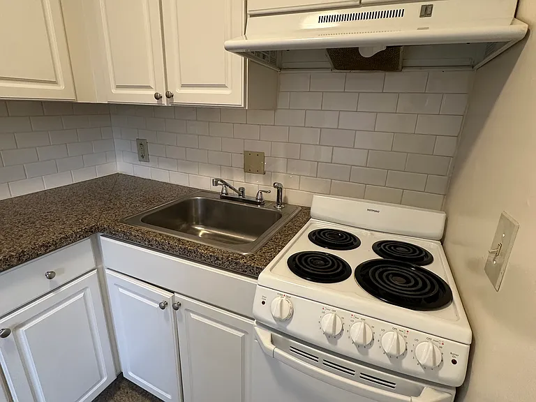 155 Wayne St #2 — Photo 2