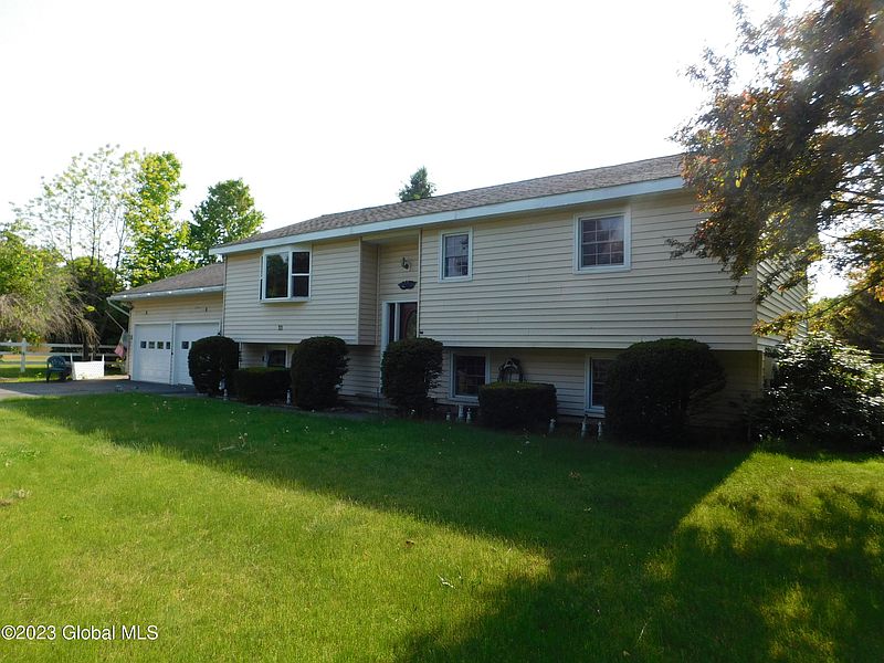 2nd image of 33 Sheehan Road