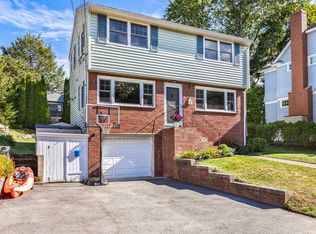 20 Willow Rd, Marblehead, MA 01945