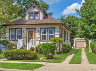 601 Tennyson Ave, Baldwin, NY 11510