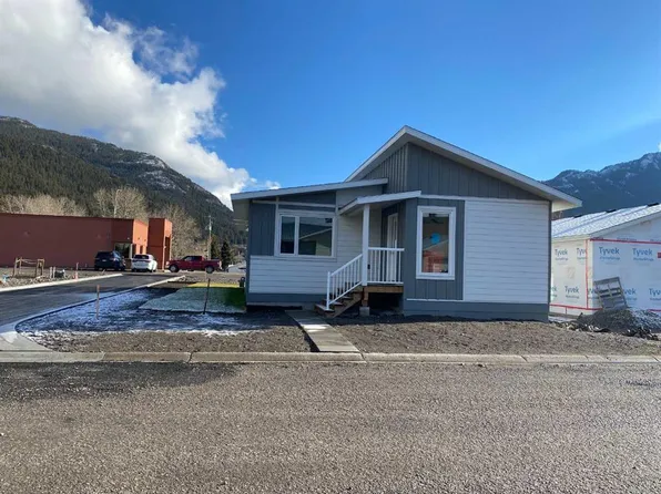 2131 W 128th St, Blairmore, AB T0K 0E0