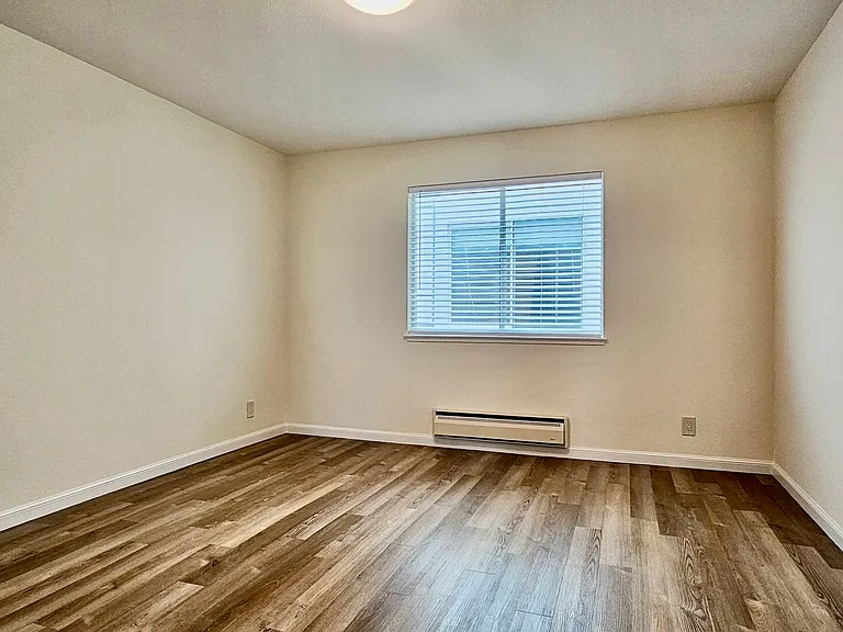 2310 Taraval St #2 — Photo 11