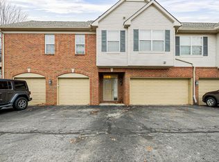 23461 Williamsburg Cir, Woodhaven, MI