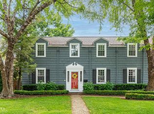 586 University Pl, Grosse Pointe, MI 48230