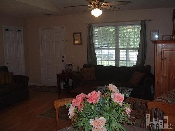 3rd image of 298 Kingsworth Lane SE