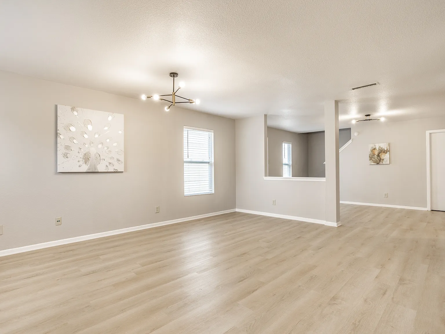 4 bed, 2128 sqft, $2,125 — Photo 4