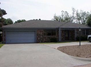 107 Flanders Dr, Chickasha, OK 73018