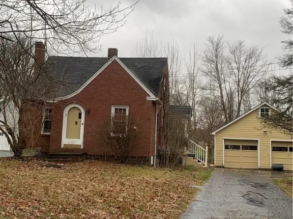 105 Delaware Ave, Poland, OH 44514