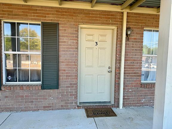 2nd image of 1813 Hackberry Ln APT 8