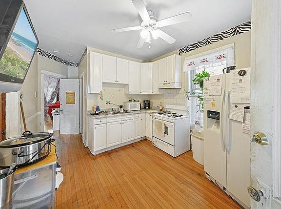 2nd image of 1752 N Karlov Ave APT 1