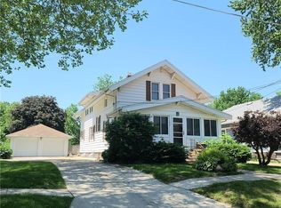 215 E 7th St S, Newton, IA 50208