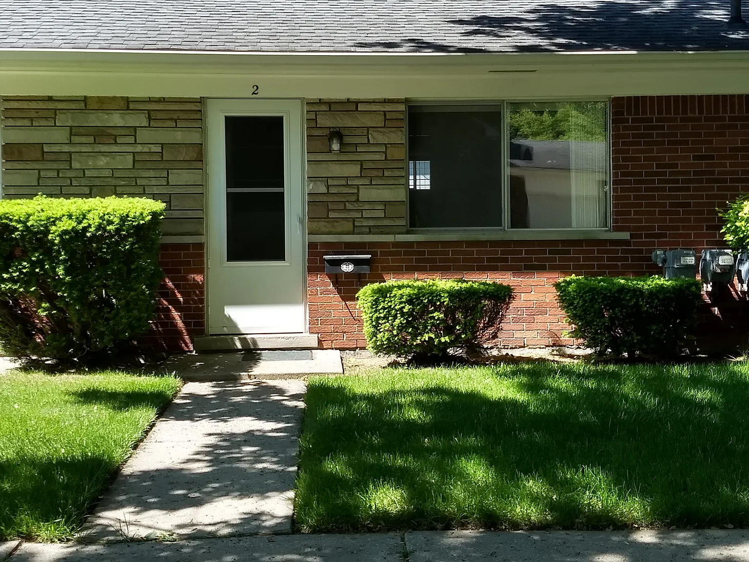 284 North Ave — Photo 2