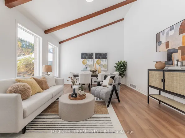 37 Farmcote Rd, Toronto, ON M3B 2Z6