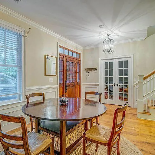 1050 Phillips Park Dr — Photo 5