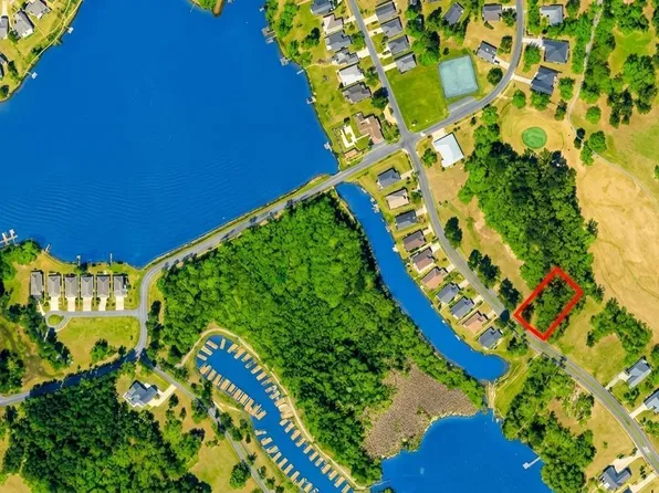 72 Ridge Lake Dr, Manning, SC 29102