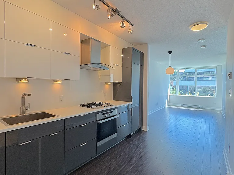 1777 W 7th Ave #522 — Photo 9