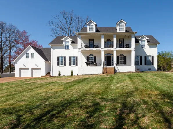 111 Meadowood Loop, Burns, TN 37029