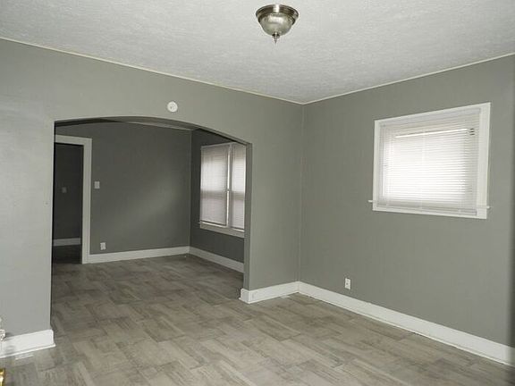 2nd image of 445 N Goodlet Ave