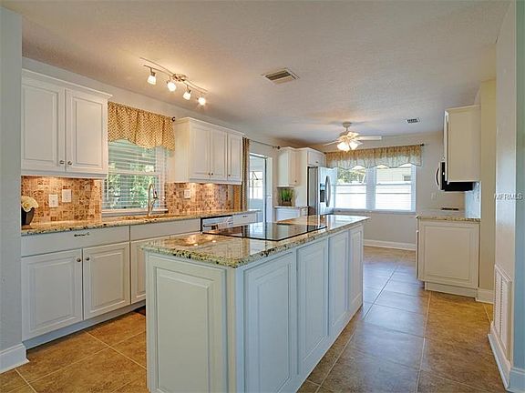 3rd image of 2515 Bramblewood Dr E
