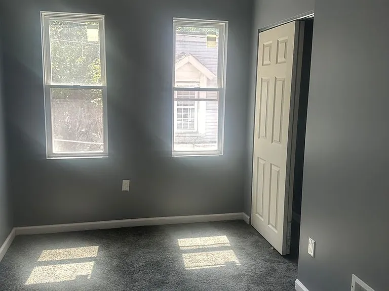 1027 Salter Way — Photo 6