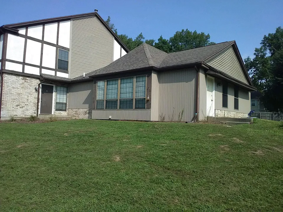 7635 Timbercreek Ct