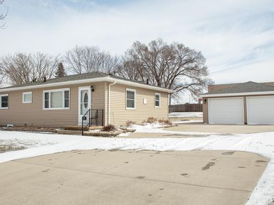 743 Progress Ave, Waterloo, IA, 50701