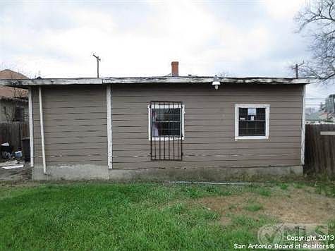 2nd image of 827 Indiana St
