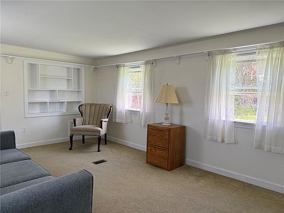 4th image of 36 Lawrence Ct