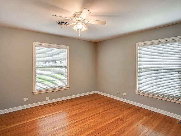 3233 Colgate Ave — Photo 7