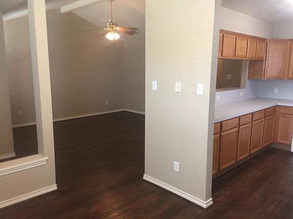 4th image of 2332 Pheasant Ln