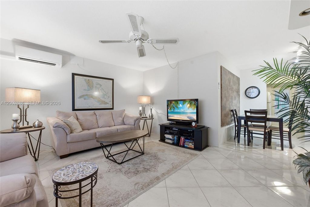 3216 SE 12th St APT 8, photo 7