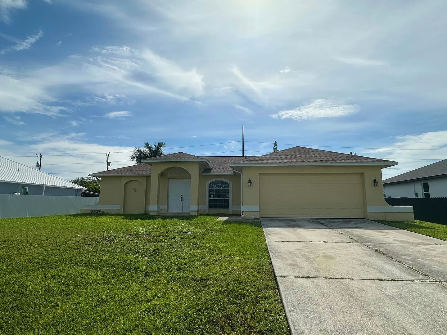 3 Bed 2 Bath With Screened Lanai ** Ask Me How To Get $500 Off Rent ** — Photo 1