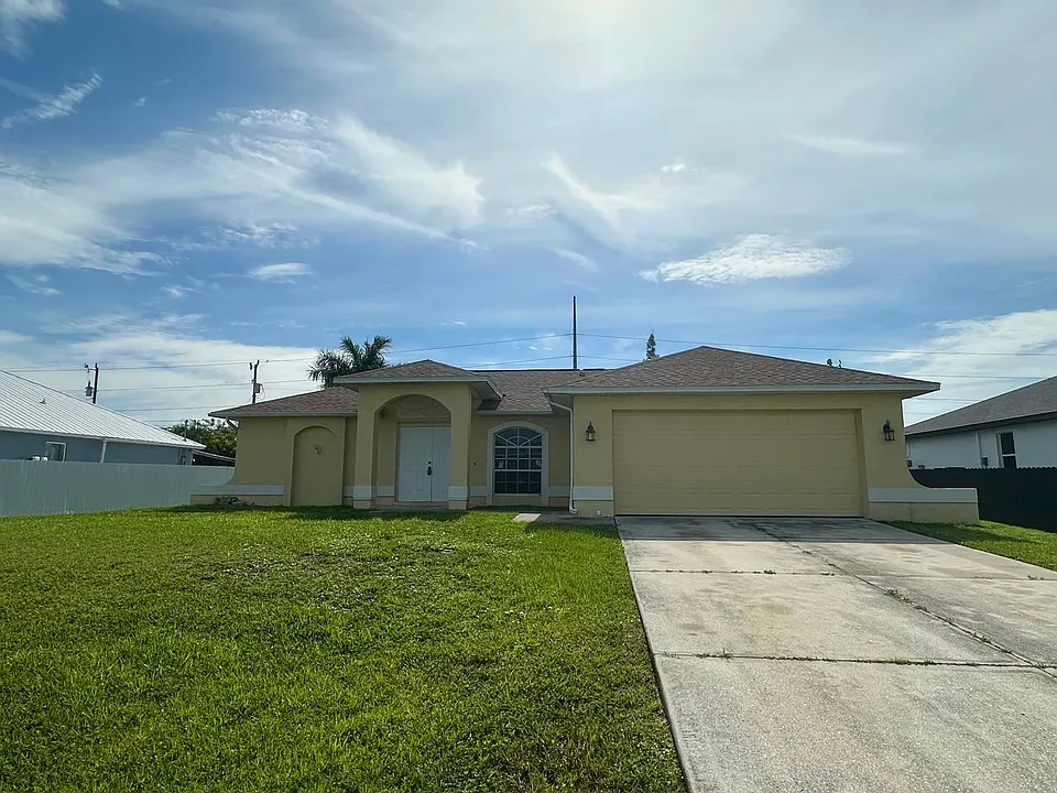 1137 NW Juanita Pl
